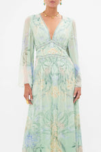 Load image into Gallery viewer, Dreaming In Dutch Flared Sleeve Dress