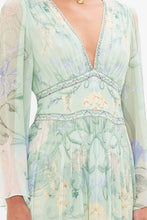 Load image into Gallery viewer, Dreaming In Dutch Flared Sleeve Dress