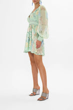 Load image into Gallery viewer, Dreaming In Dutch with Blouson Sleeve