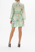 Load image into Gallery viewer, Dreaming In Dutch with Blouson Sleeve