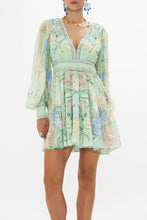 Load image into Gallery viewer, Dreaming In Dutch with Blouson Sleeve